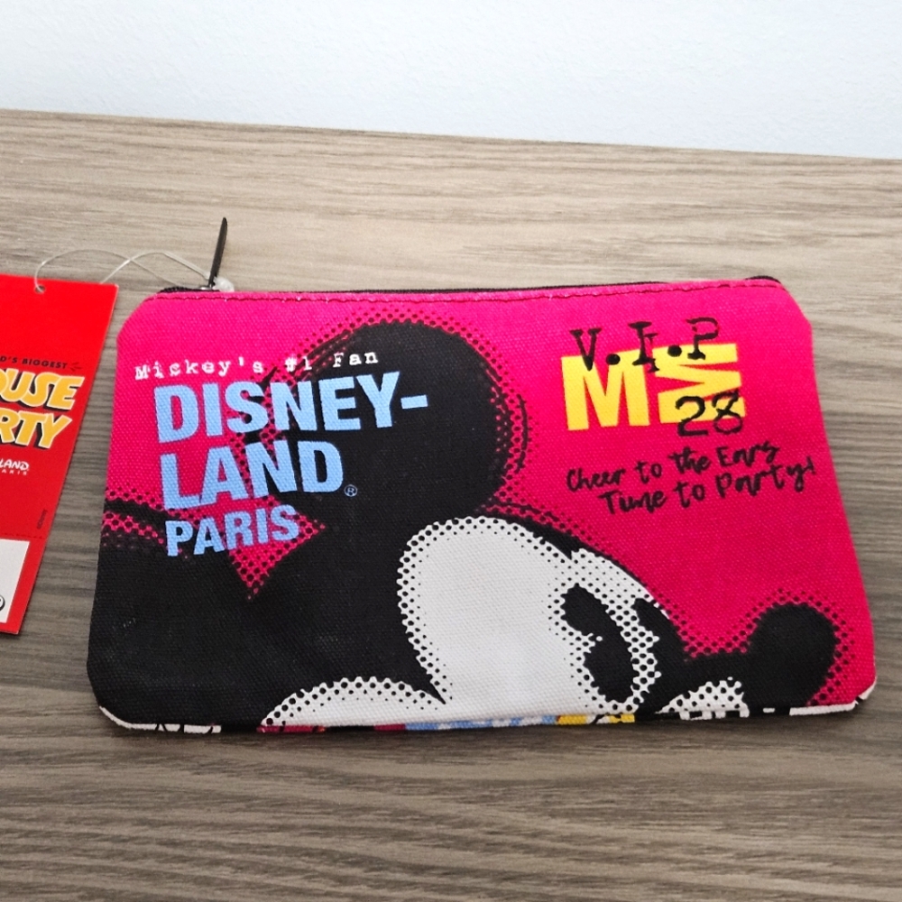 Mickey Mouse 5.5 X 7.5 Zip Pouch